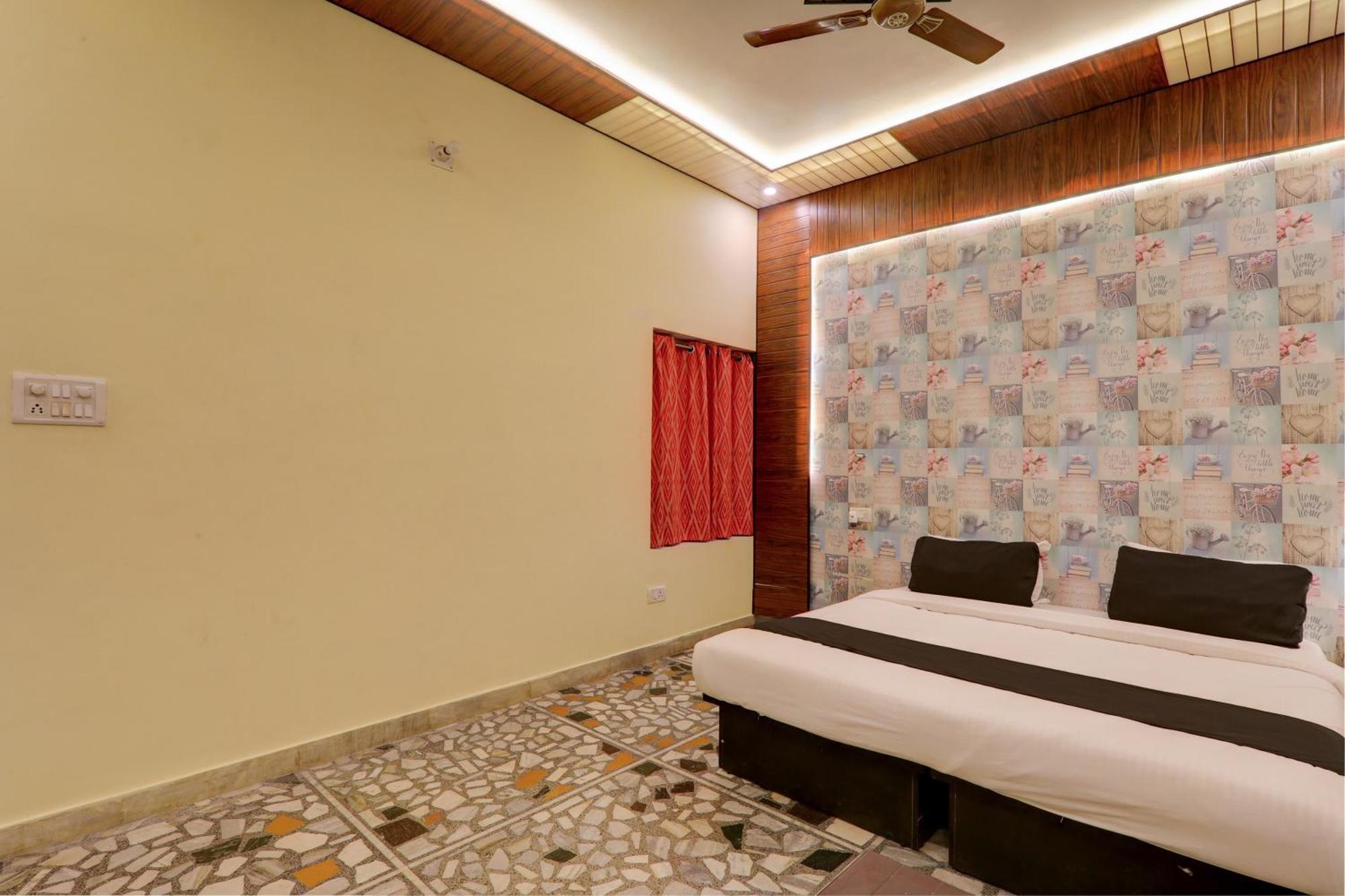 Hotel O Flagship Adbhut Moment Hotel Varanasi Exteriör bild