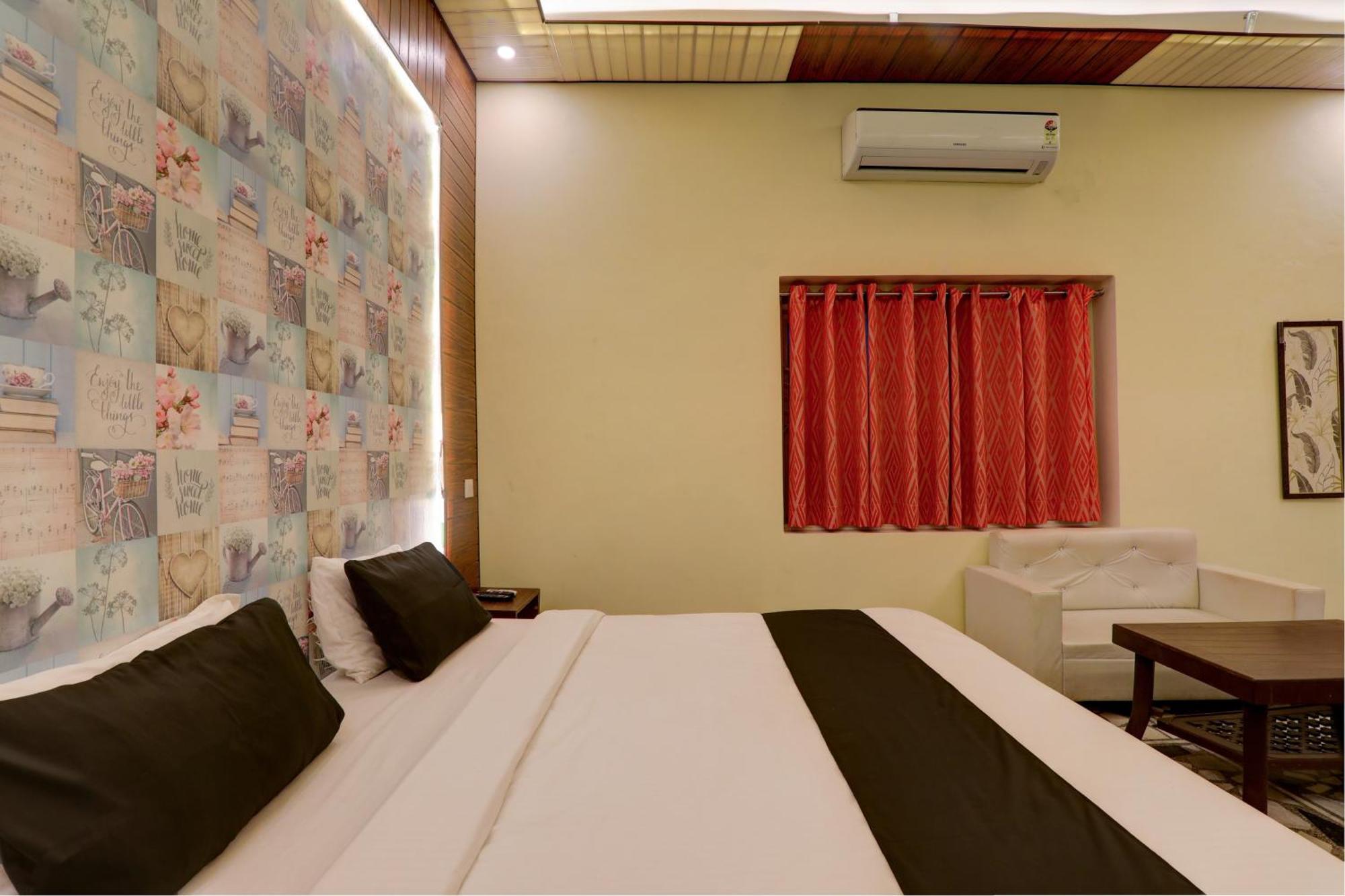 Hotel O Flagship Adbhut Moment Hotel Varanasi Exteriör bild
