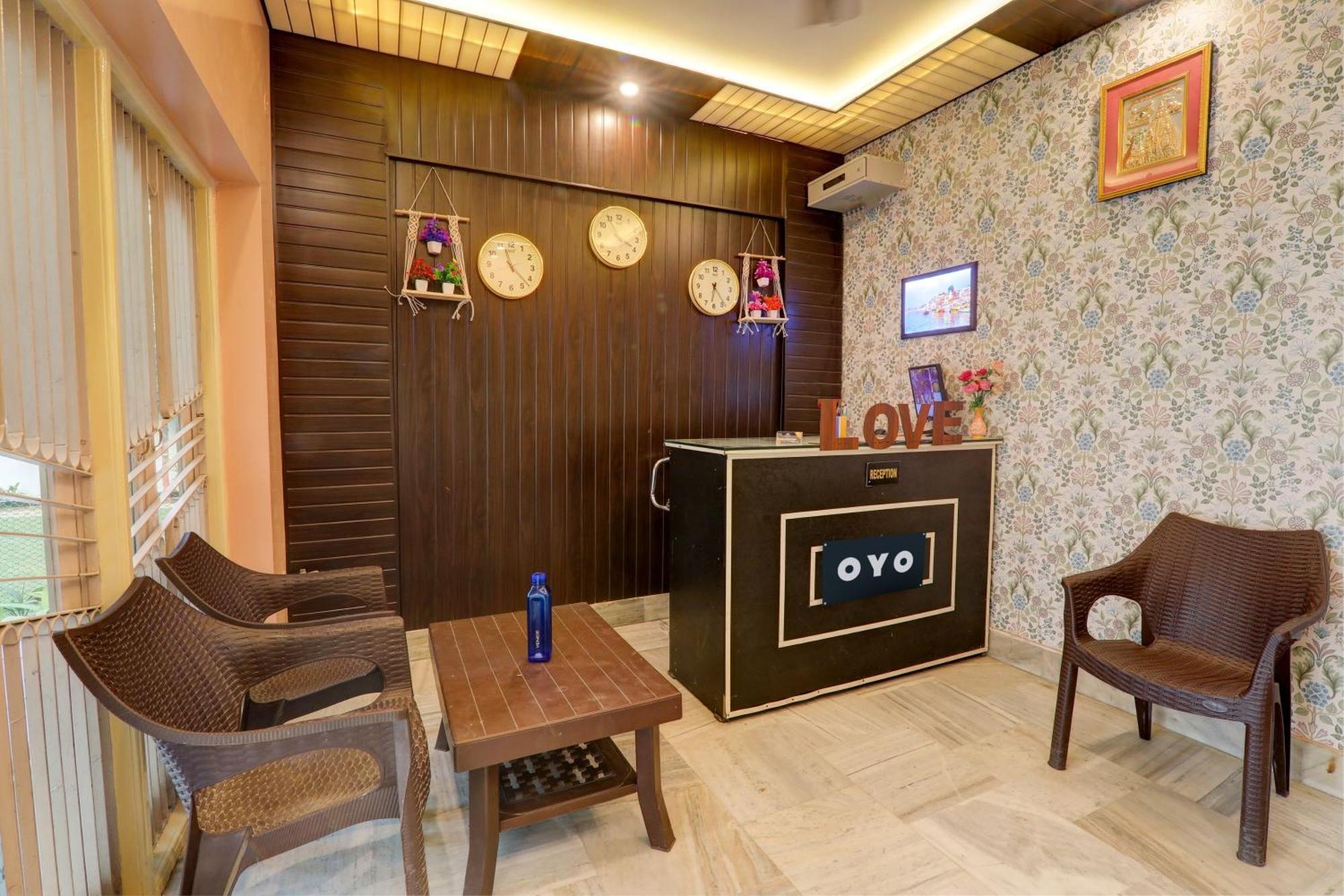 Hotel O Flagship Adbhut Moment Hotel Varanasi Exteriör bild
